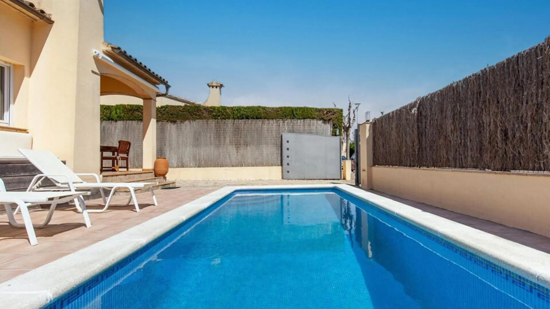 Maravillosa Villa Cerca De La Playa De Sant Pere Pescador 0*,