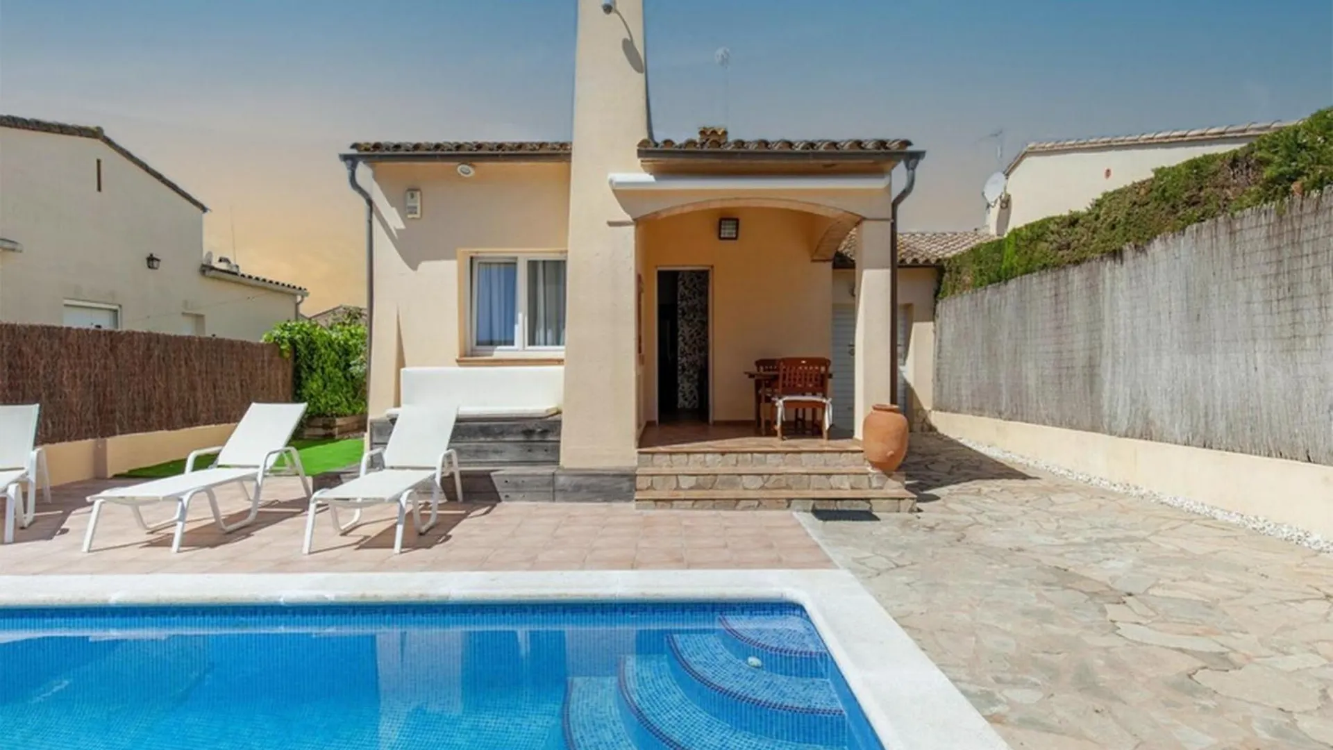 Maravillosa Villa Cerca De La Playa De Sant Pere Pescador